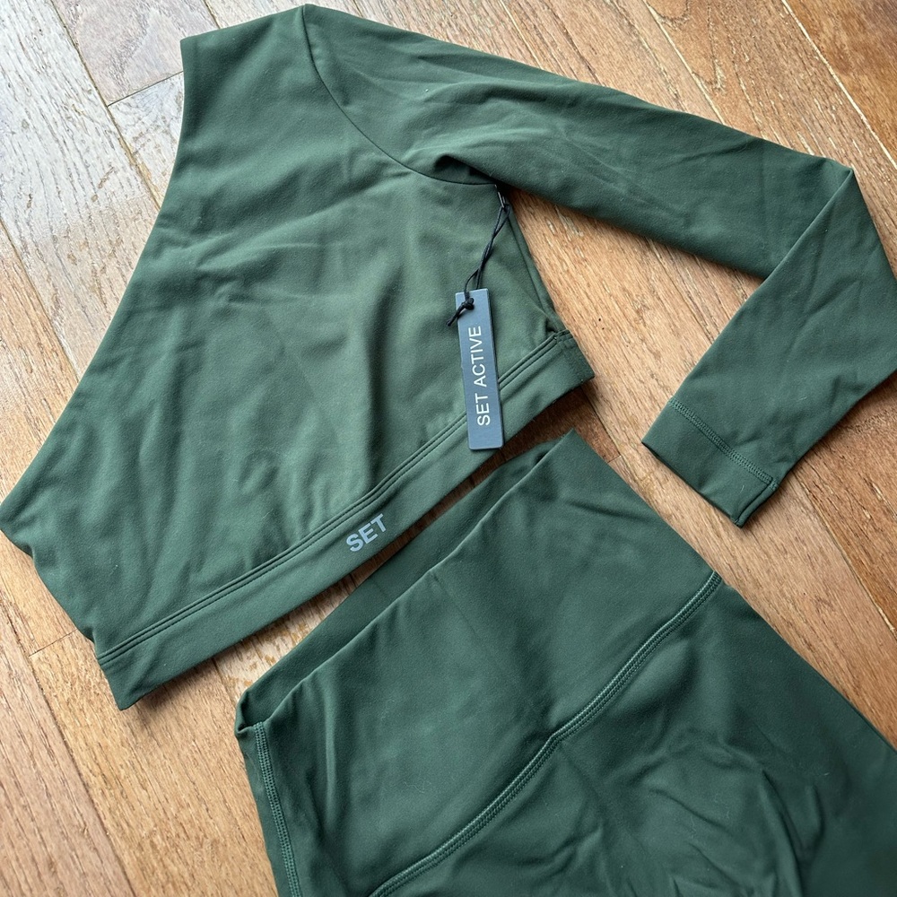 Brad New (NWT) Set Active Sports Bra & Leggings - Hunter Green - Picture 5 of 8
